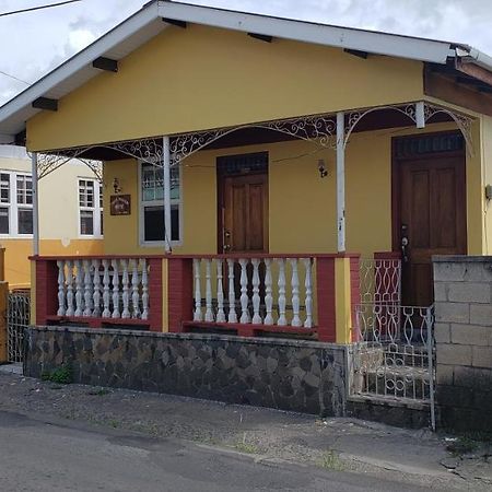 Roseau Hostel & Beach Front Property Exterior photo