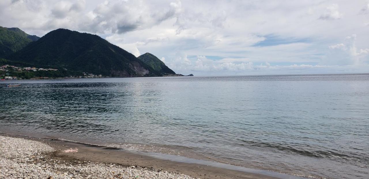 Roseau Hostel & Beach Front Property Exterior photo